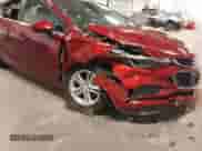 2018 Chevrolet Cruze LT z VIN 1G1BE5SM7J7234614, wystawiony jako IAAI lot #43415663 z przebiegiem 24 226 mil mil oraz . Historia ofert i sprzedaży dostępna na DreamBid. Obrazek 18.