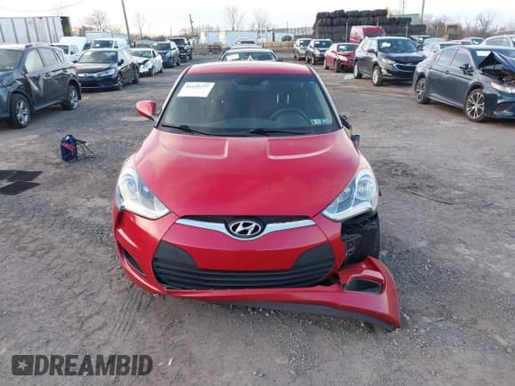 ✅ 2016 Hyundai Veloster • VIN: KMHTC6AD5GU268369 • Lot: 41235777. Listed on IAAI with 141,825 mi. Free auction sales archive from the USA and detailed vehicle history report at DreamBid. Image 12.