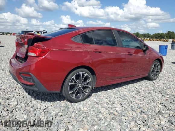 ✅ 2019 Chevrolet Cruze Premier • VIN: 1G1BF5SM4K7106054 • Lot: 85106195. Wystawiony na Copart z przebiegiem 46 515 mil mil. Skorzystaj z bezpłatnego archiwum sprzedaży aukcyjnych z USA i zobacz szczegółowy raport historii pojazdu na DreamBid. Zdjęcie 3.