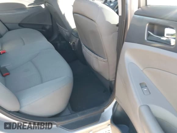 ✅ 2013 Hyundai Sonata Limited • VIN: KMHEC4A47DA051397 • Лот: 43230966. Опубликован ранее на IAAI с пробегом 130 559 миль. Бесплатный доступ к архиву аукционных продаж из США и подробный отчёт об истории автомобиля на DreamBid. Изображение 8.