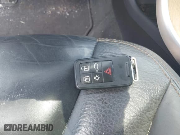 ✅ 2011 Volvo XC60 3.2L • VIN: YV4940DZ2B2190098 • Лот: 42835807. Опубликован ранее на IAAI с пробегом 166 490 миль. Бесплатный доступ к архиву аукционных продаж из США и подробный отчёт об истории автомобиля на DreamBid. Изображение 11.