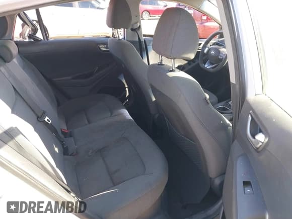 ✅ 2020 Hyundai Ioniq Blue • VIN: KMHC65LC4LU243088 • Lot: 41465637. Wystawiony na IAAI z przebiegiem 141 081 mil. Bezpłatny archiwum sprzedaży aukcyjnych z USA i szczegółowy raport historii pojazdu na DreamBid. Zdjęcie 8.