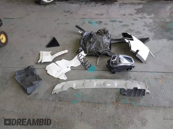 2023 Hyundai Venue Limited z VIN KMHRC8A32PU266009, wystawiony jako IAAI lot #43364487 z przebiegiem 6 798 mil mil oraz . Historia ofert i sprzedaży dostępna na DreamBid. Obrazek 12.