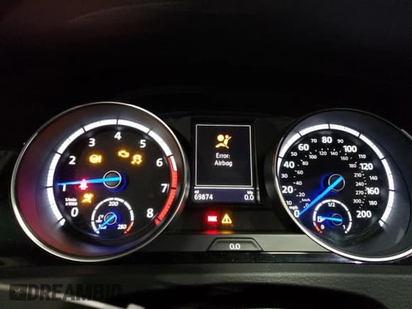 ✅ 2016 Volkswagen Golf R • VIN: WVWUF7AU4GW036453 • Lot: 48801903. Wystawiony na Copart z przebiegiem 69 874 mil. Bezpłatny archiwum sprzedaży aukcyjnych z USA i szczegółowy raport historii pojazdu na DreamBid. Zdjęcie 9.