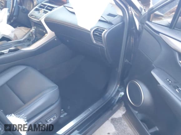 ✅ 2021 Lexus NX 300 • VIN: JTJGARBZ4M2185950 • Lot: 43683181. Wystawiony na IAAI z przebiegiem 122 718 mil. Bezpłatny archiwum sprzedaży aukcyjnych z USA i szczegółowy raport historii pojazdu na DreamBid. Zdjęcie 5.