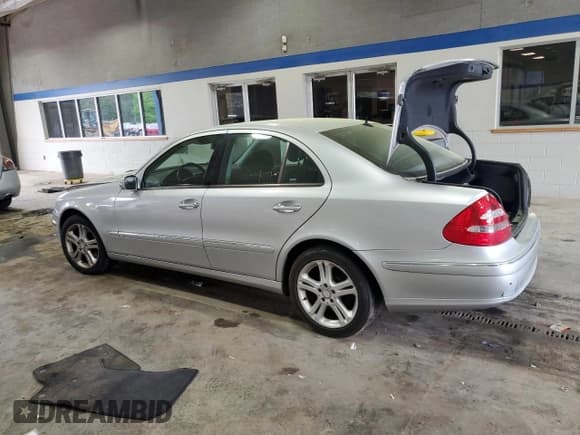 ✅ 2005 Mercedes-Benz E 500 • VIN: WDBUF83J25X170070 • Lot: 51782715. Listed on Copart with 271,606 mi. Free auction sales archive from the USA and detailed vehicle history report at DreamBid. Image 2.