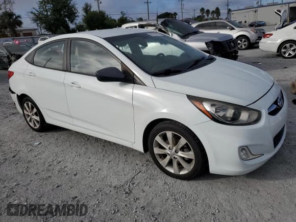 ✅ 2013 Hyundai Accent GLS • VIN: KMHCU4AE6DU306553 • Лот: 90219615. Опубликован ранее на Copart с пробегом 83 223 миль. Бесплатный доступ к архиву аукционных продаж из США и подробный отчёт об истории автомобиля на DreamBid. Изображение 4.