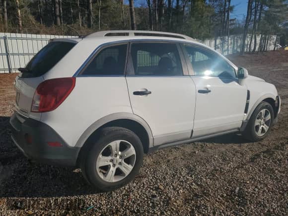 ✅ 2014 Chevrolet Captiva Sport LS • VIN: 3GNAL2EK3ES564928 • Lot: 86960844. Wystawiony na Copart z przebiegiem 99 611 mil mil. Skorzystaj z bezpłatnego archiwum sprzedaży aukcyjnych z USA i zobacz szczegółowy raport historii pojazdu na DreamBid. Zdjęcie 3.