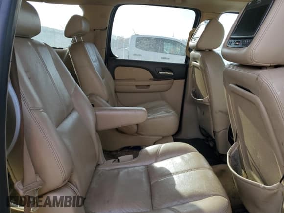 ✅ 2007 Chevrolet Suburban LTZ • VIN: 3GNFK16Y97G221343 • Lot: 85465134. Wystawiony na Copart z przebiegiem Nie podano. Bezpłatny archiwum sprzedaży aukcyjnych z USA i szczegółowy raport historii pojazdu na DreamBid. Zdjęcie 11.