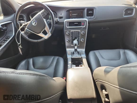 ✅ 2015 Volvo V60 T5 Drive-E Premier • VIN: YV140MEB3F1190604 • Лот: 81256275. Опубликован ранее на Copart с пробегом 123 405 миль. Бесплатный доступ к архиву аукционных продаж из США и подробный отчёт об истории автомобиля на DreamBid. Изображение 8.