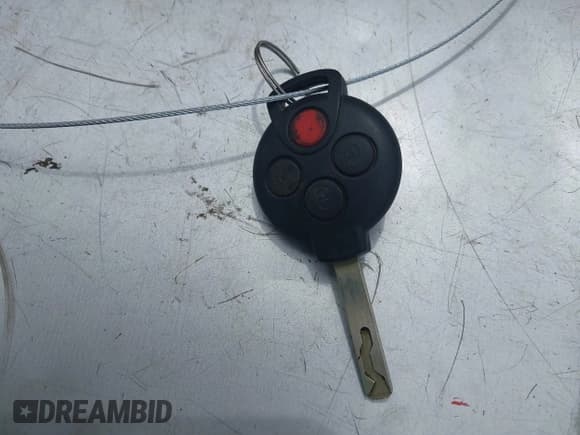 ✅ 2015 Smart fortwo Passion • VIN: WMEEJ3BA9FK801907 • Лот: 41936004. Опубликован ранее на IAAI с пробегом 72 152 миль. Бесплатный доступ к архиву аукционных продаж из США и подробный отчёт об истории автомобиля на DreamBid. Изображение 11.