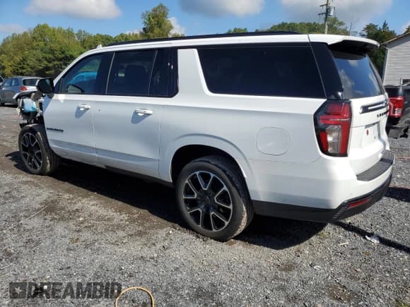 ✅ 2021 Chevrolet Suburban RST • VIN: 1GNSKEKD1MR390115 • Lot: 73106224. Wystawiony na Copart z przebiegiem 51 308 mil. Bezpłatny archiwum sprzedaży aukcyjnych z USA i szczegółowy raport historii pojazdu na DreamBid. Zdjęcie 2.
