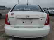 2009 Hyundai Accent Auto GLS z VIN KMHCN46C79U296529, wystawiony jako Copart lot #73888934 z przebiegiem 49 093 mil mil oraz Szkoda całkowita • Salvage title. Historia ofert i sprzedaży dostępna na DreamBid. Obrazek 6.