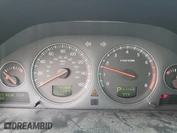 ✅ 2006 Volvo XC90 2.5L Turbo • VIN: YV4CZ592861225240 • Лот: 65555435. Опубликован ранее на Copart с пробегом 178 566 миль. Бесплатный доступ к архиву аукционных продаж из США и подробный отчёт об истории автомобиля на DreamBid. Изображение 9.