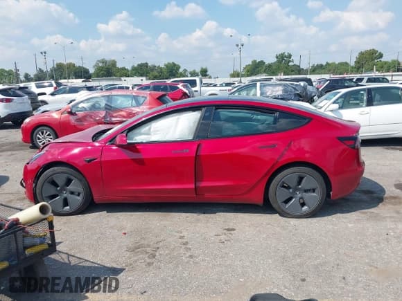 ✅ 2022 Tesla Model 3 • VIN: 5YJ3E1EA3NF111219 • Lot: 43209918. Wystawiony na IAAI z przebiegiem 59 286 mil. Bezpłatny archiwum sprzedaży aukcyjnych z USA i szczegółowy raport historii pojazdu na DreamBid. Zdjęcie 13.