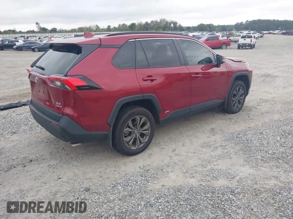 ✅ 2024 Toyota RAV4 Hybrid XLE Premium • VIN: 4T3B6RFV4RU144982 • Lot: 43416550. Wystawiony na IAAI z przebiegiem 13 782 mil. Bezpłatny archiwum sprzedaży aukcyjnych z USA i szczegółowy raport historii pojazdu na DreamBid. Zdjęcie 4.