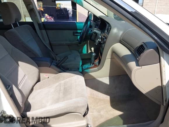 ✅ 2001 Subaru Legacy Outback • VIN: 4S3BH675217610142 • Лот: 42065089. Опубликован ранее на IAAI с пробегом 268 091 миль. Бесплатный доступ к архиву аукционных продаж из США и подробный отчёт об истории автомобиля на DreamBid. Изображение 5.