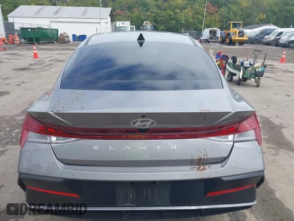 ✅ 2024 Hyundai Elantra SEL • VIN: KMHLS4DG6RU766628 • Lot: 43410062. Listed on IAAI with 30,009 mi. Free auction sales archive from the USA and detailed vehicle history report at DreamBid. Image 16.