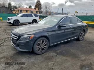 ✅ 2015 Mercedes-Benz C 300 • VIN: 55SWF4KB4FU056790 • Lot: 94131225. Wystawiony na Copart z przebiegiem 106 239 mil. Bezpłatny archiwum sprzedaży aukcyjnych z USA i szczegółowy raport historii pojazdu na DreamBid. Zdjęcie 1.