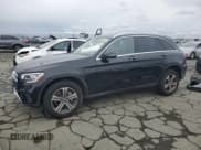 ✅ 2021 Mercedes-Benz GLC 300 • VIN: W1N0G8EB3MV324856 • Лот: 86662155. Опубликован ранее на Copart с пробегом 52 065 миль. Бесплатный доступ к архиву аукционных продаж из США и подробный отчёт об истории автомобиля на DreamBid. Изображение 1.
