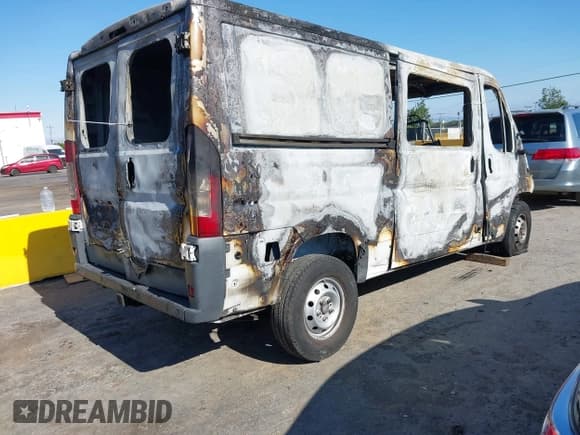 ✅ 2016 Ram ProMaster Cargo • VIN: 3C6TRVAGXGE109635 • Lot: 42743818. Wystawiony na IAAI z przebiegiem Nie podano. Bezpłatny archiwum sprzedaży aukcyjnych z USA i szczegółowy raport historii pojazdu na DreamBid. Zdjęcie 4.