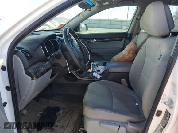 ✅ 2011 Kia Sorento LX • VIN: 5XYKTCA19BG021855 • Lot: 41626095. Listed on Copart with 157,453 mi. Free auction sales archive from the USA and detailed vehicle history report at DreamBid. Image 7.