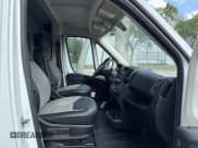 ✅ 2014 Ram ProMaster Cargo • VIN: 3C6TRVAG9EE109283 • Lot: 50995615. Wystawiony na Copart z przebiegiem 137 160 mil. Bezpłatny archiwum sprzedaży aukcyjnych z USA i szczegółowy raport historii pojazdu na DreamBid. Zdjęcie 5.
