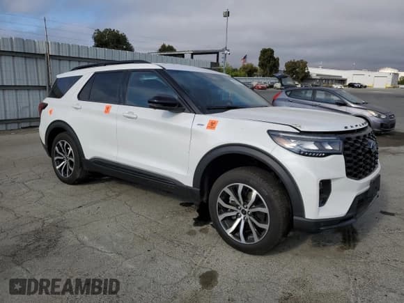 ✅ 2025 Ford Explorer ST-Line • VIN: 1FMUK7KH1SGA79076 • Lot: 64522025. Wystawiony na Copart z przebiegiem 12 102 mil. Bezpłatny archiwum sprzedaży aukcyjnych z USA i szczegółowy raport historii pojazdu na DreamBid. Zdjęcie 4.