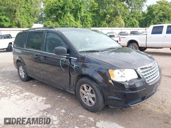 ✅ 2010 Chrysler Town & Country LX • VIN: 2A4RR2D1XAR391221 • Lot: 42355252. Wystawiony na IAAI z przebiegiem 200 178 mil. Bezpłatny archiwum sprzedaży aukcyjnych z USA i szczegółowy raport historii pojazdu na DreamBid. Zdjęcie 1.