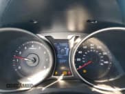 ✅ 2013 Hyundai Veloster w/Black Int • VIN: KMHTC6AD2DU172856 • Lot: 48562135. Wystawiony na Copart z przebiegiem 74 085 mil. Bezpłatny archiwum sprzedaży aukcyjnych z USA i szczegółowy raport historii pojazdu na DreamBid. Zdjęcie 9.