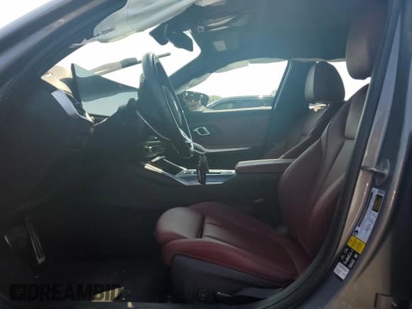 ✅ 2024 BMW 3 Series M340i xDrive • VIN: 3MW49FF07R8E04074 • Lot: 64694255. Wystawiony na Copart z przebiegiem Nie podano. Bezpłatny archiwum sprzedaży aukcyjnych z USA i szczegółowy raport historii pojazdu na DreamBid. Zdjęcie 7.