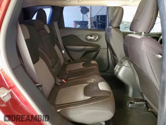 ✅ 2014 Jeep Cherokee Sport • VIN: 1C4PJLAB8EW270496 • Lot: 91346135. Wystawiony na Copart z przebiegiem 114 031 mil. Bezpłatny archiwum sprzedaży aukcyjnych z USA i szczegółowy raport historii pojazdu na DreamBid. Zdjęcie 11.