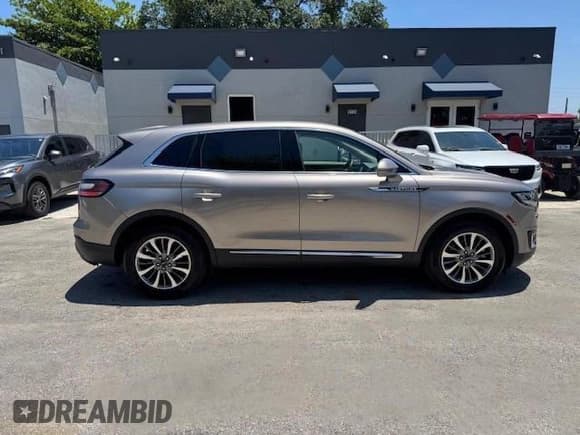 ✅ 2020 Lincoln Nautilus Standard • VIN: 2LMPJ8J93LBL15854 • Лот: 90278375. Опубликован ранее на Copart с пробегом 37 398 миль. Бесплатный доступ к архиву аукционных продаж из США и подробный отчёт об истории автомобиля на DreamBid. Изображение 13.