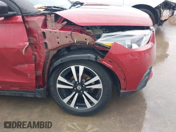 ✅ 2020 Nissan Kicks SV • VIN: 3N1CP5CV2LL515489 • Lot: 42980151. Wystawiony na IAAI z przebiegiem 193 342 mil. Bezpłatny archiwum sprzedaży aukcyjnych z USA i szczegółowy raport historii pojazdu na DreamBid. Zdjęcie 6.