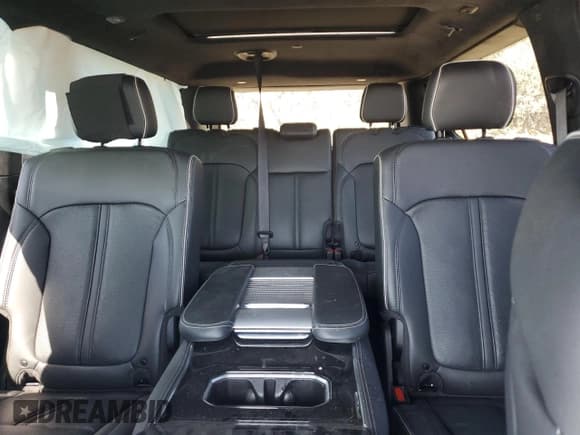 ✅ 2023 Jeep Grand Wagoneer Series II • VIN: 1C4SJSFPXPS574223 • Lot: 52938135. Wystawiony na Copart z przebiegiem 15 237 mil. Bezpłatny archiwum sprzedaży aukcyjnych z USA i szczegółowy raport historii pojazdu na DreamBid. Zdjęcie 10.