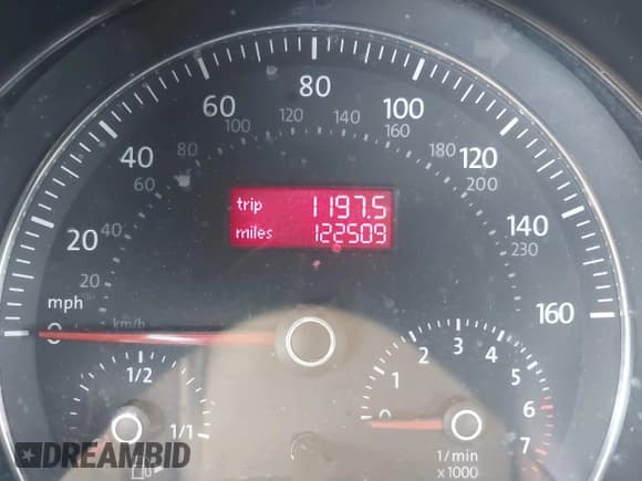 ✅ 2006 Volkswagen Beetle • VIN: 3VWPW31C46M403280 • Лот: 43523101. Опубликован ранее на IAAI с пробегом 122 509 миль. Бесплатный доступ к архиву аукционных продаж из США и подробный отчёт об истории автомобиля на DreamBid. Изображение 15.