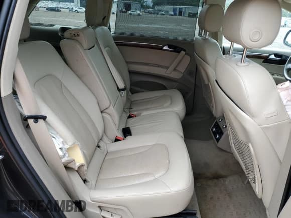 ✅ 2015 Audi Q7 Prestige • VIN: WA1VMBFE1FD017300 • Лот: 83836285. Опубликован ранее на Copart с пробегом 142 722 миль. Бесплатный доступ к архиву аукционных продаж из США и подробный отчёт об истории автомобиля на DreamBid. Изображение 10.