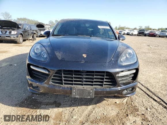 ✅ 2013 Porsche Cayenne GTS • VIN: WP1AD2A23DLA76450 • Lot: 84549495. Wystawiony na Copart z przebiegiem Nie podano. Bezpłatny archiwum sprzedaży aukcyjnych z USA i szczegółowy raport historii pojazdu na DreamBid. Zdjęcie 5.