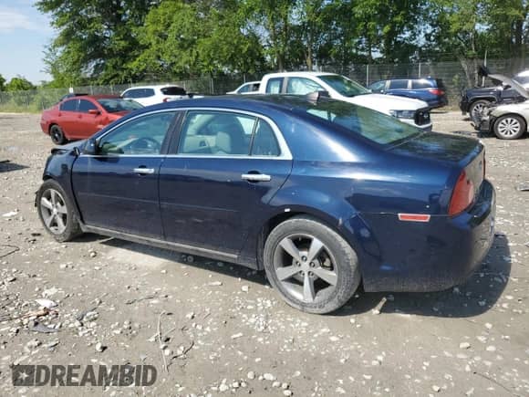 2012 Chevrolet Malibu 1LT z VIN 1G1ZC5E00CF283899, wystawiony jako Copart lot #58759764 z przebiegiem 180 471 mil mil oraz Czysty tytuł • Clean title. Historia ofert i sprzedaży dostępna na DreamBid. Obrazek 2.