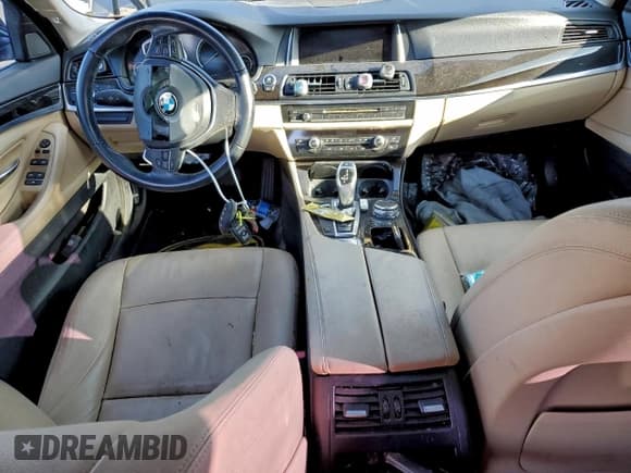 ✅ 2016 BMW 5 Series 535i • VIN: WBA5B1C57GG133401 • Lot: 95494795. Wystawiony na Copart z przebiegiem Nie podano. Bezpłatny archiwum sprzedaży aukcyjnych z USA i szczegółowy raport historii pojazdu na DreamBid. Zdjęcie 8.