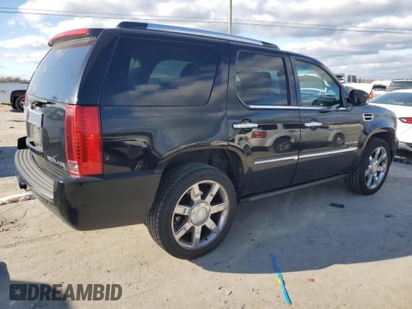 ✅ 2012 Cadillac Escalade Platinum Edition • VIN: 1GYS4DEF5CR211710 • Lot: 82220294. Wystawiony na Copart z przebiegiem 195 885 mil. Bezpłatny archiwum sprzedaży aukcyjnych z USA i szczegółowy raport historii pojazdu na DreamBid. Zdjęcie 3.