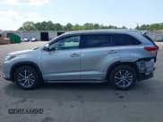 ✅ 2018 Toyota Highlander SE • VIN: 5TDJZRFH8JS552694 • Лот: 42844469. Опубликован ранее на IAAI с пробегом 39 753 миль. Бесплатный доступ к архиву аукционных продаж из США и подробный отчёт об истории автомобиля на DreamBid. Изображение 15.