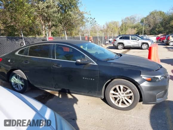 2016 Chevrolet Malibu LT z VIN 1G1ZE5STXGF281284, wystawiony jako IAAI lot #43500454 z przebiegiem 149 133 mil mil oraz . Historia ofert i sprzedaży dostępna na DreamBid. Obrazek 14.