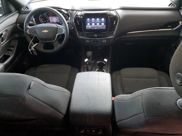 ✅ 2023 Chevrolet Traverse LT Cloth • VIN: 1GNERGKW0PJ129423 • Lot: 49890424. Wystawiony na Copart z przebiegiem 17 836 mil. Bezpłatny archiwum sprzedaży aukcyjnych z USA i szczegółowy raport historii pojazdu na DreamBid. Zdjęcie 8.