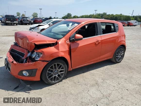 2013 Chevrolet Sonic LT с VIN 1G1JD6SB4D4178379, выставлен на аукционе Copart как лот 69050684 с пробегом 76 273 миль миль и Списание • Salvage title. История ставок и продаж доступна на DreamBid. Изображение 1.
