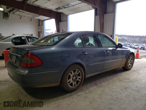 ✅ 2007 Mercedes-Benz E 320 • VIN: WDBUF22X37B111788 • Lot: 44535035. Wystawiony na Copart z przebiegiem 227 593 mil. Bezpłatny archiwum sprzedaży aukcyjnych z USA i szczegółowy raport historii pojazdu na DreamBid. Zdjęcie 3.