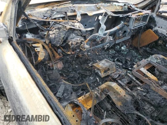 ✅ 2004 Chevrolet Silverado 2500HD Work Truck • VIN: 1GCHK24U94E249850 • Lot: 82481215. Wystawiony na Copart z przebiegiem Nie podano. Bezpłatny archiwum sprzedaży aukcyjnych z USA i szczegółowy raport historii pojazdu na DreamBid. Zdjęcie 8.