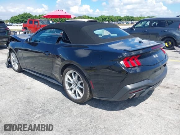 ✅ 2024 Ford Mustang GT Premium • VIN: 1FAGP8FF8R5120171 • Лот: 43015290. Опубликован ранее на IAAI с пробегом 35 051 миль. Бесплатный доступ к архиву аукционных продаж из США и подробный отчёт об истории автомобиля на DreamBid. Изображение 3.