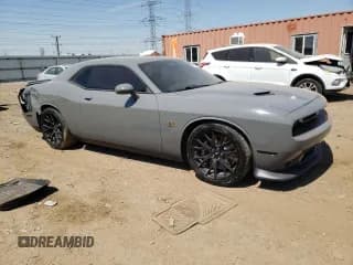 ✅ 2017 Dodge Challenger T/A 392 • VIN: 2C3CDZFJ5HH637869 • Lot: 52244344. Wystawiony na Copart z przebiegiem 62 951 mil. Bezpłatny archiwum sprzedaży aukcyjnych z USA i szczegółowy raport historii pojazdu na DreamBid. Zdjęcie 4.
