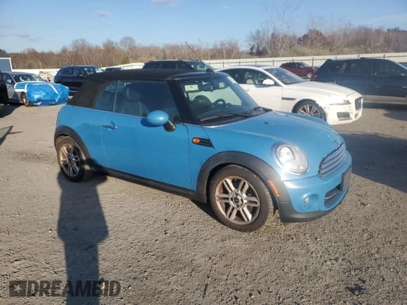 ✅ 2014 MINI Convertible • VIN: WMWZN3C55ET861081 • Lot: 91833055. Wystawiony na Copart z przebiegiem 78 885 mil. Bezpłatny archiwum sprzedaży aukcyjnych z USA i szczegółowy raport historii pojazdu na DreamBid. Zdjęcie 4.